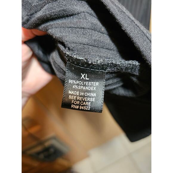 BLACK XL LU NYC DRESS. RIBBED WITH FAUX SNAP DETAIL DOWN FRONT. DEEP V-NECK. - Picture 4 of 4